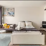 Avett Cosy Apartments
